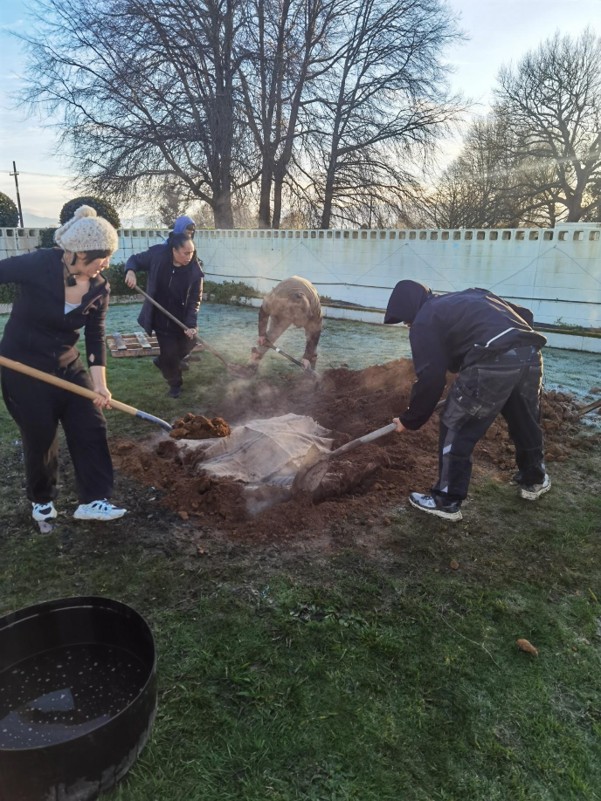 International Students Experience Traditional Maori Culture